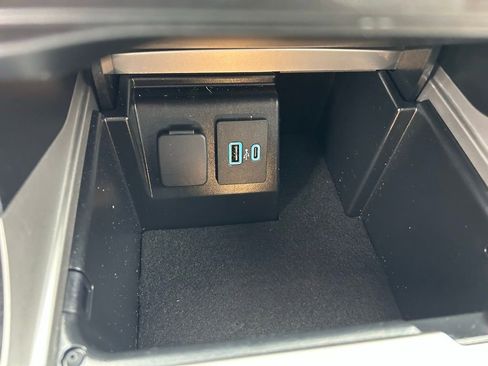 Certified 2022 Ford Explorer XLT w/ Equipment Group 202A image 32