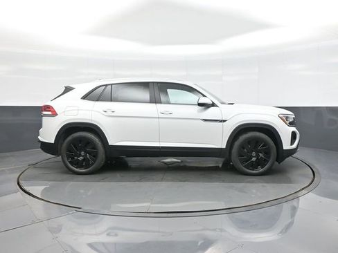 New 2026 Volkswagen Atlas Cross Sport SE image 8