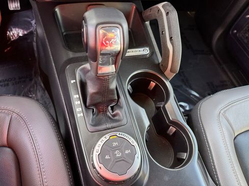 Used 2024 Ford Bronco Outer Banks image 37