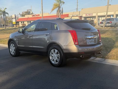 Used 2011 Cadillac SRX Luxury image 4