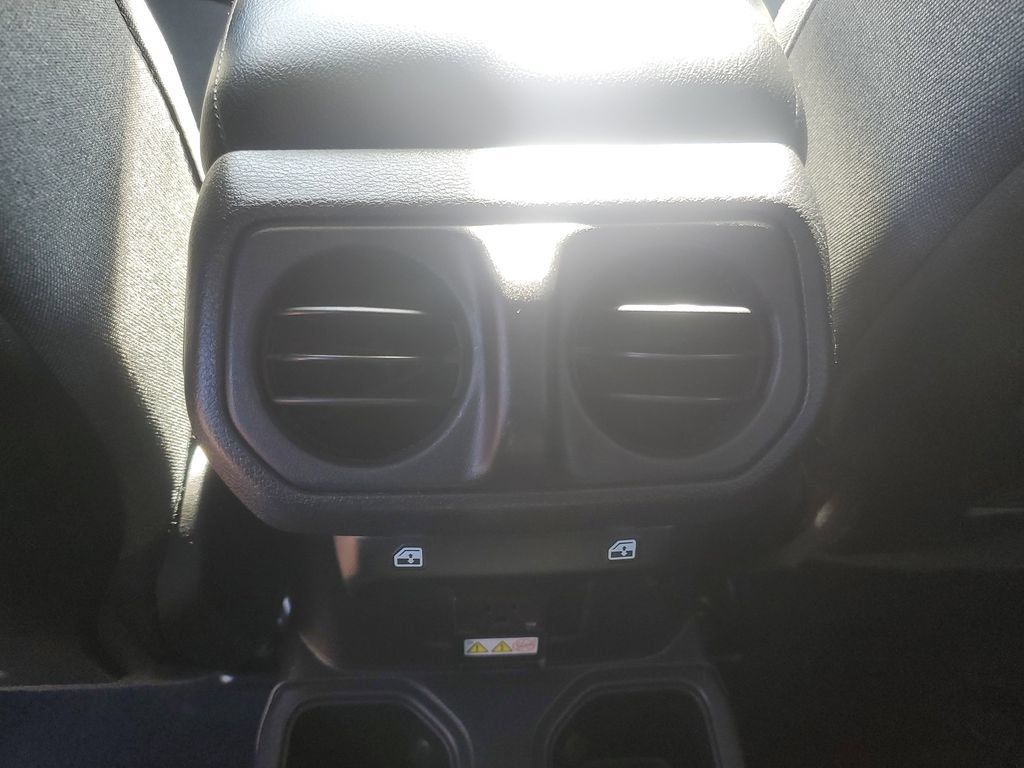 Used 2025 Jeep Wrangler Unlimited Rubicon AWD/4WD image 29