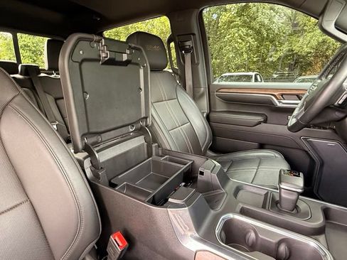 Used 2023 Chevrolet Silverado 1500 High Country w/ High Country Premium Package AWD/4WD image 41