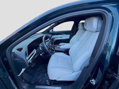 Used 2024 Cadillac Lyriq Sport image 19