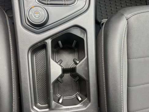 Used 2022 Volkswagen Taos SE image 30