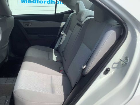 Used 2016 Toyota Corolla LE FWD image 13