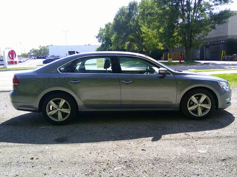 Used 2015 Volkswagen Passat 1.8T Limited Edition image 8