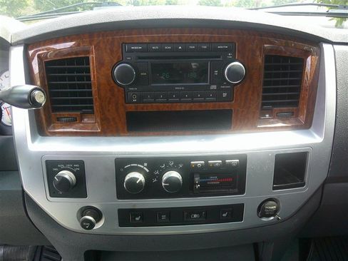 Used 2007 Dodge Ram 1500 Truck Laramie AWD/4WD image 12