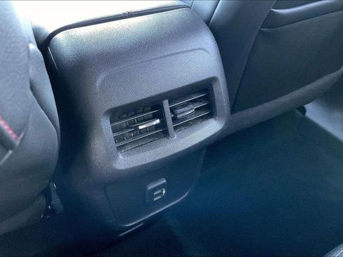 Used 2022 Chevrolet Equinox RS w/ Infotainment Package image 33