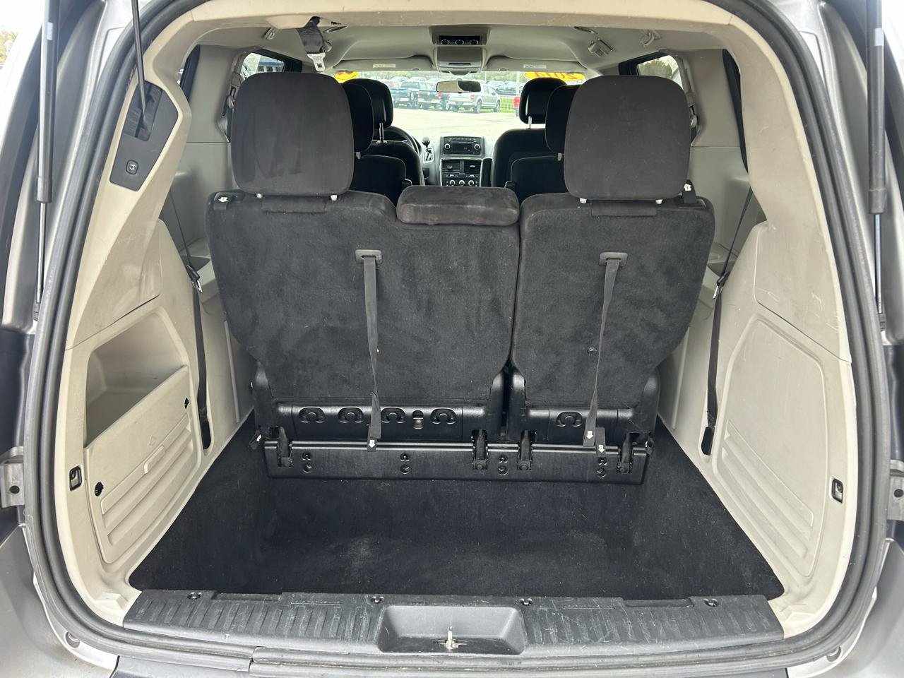 Used 2014 Dodge Grand Caravan SXT FWD image 16