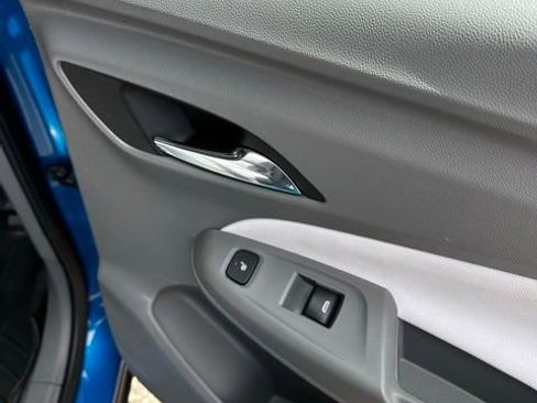 Used 2023 Chevrolet Bolt EUV Premier w/ Sun & Sound Package FWD image 18
