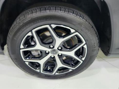 Used 2025 Jeep Compass Limited image 36