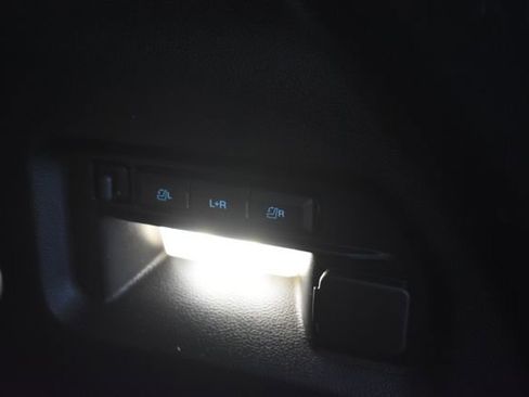 Used 2022 Ford Explorer Limited image 47