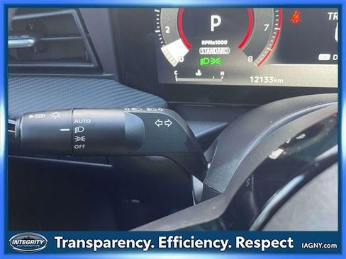 Certified 2025 Nissan Kicks SR image 23