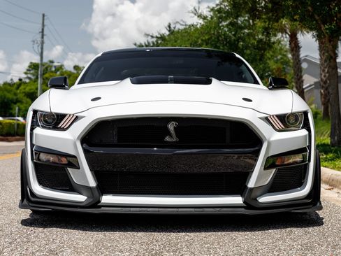 Used 2022 Ford Mustang Shelby GT500 w/ Technology Package RWD image 3
