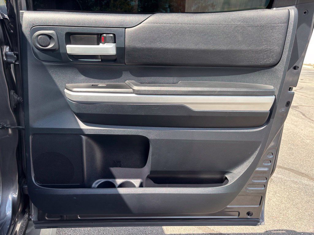Used 2016 Toyota Tundra SR5 w/ SR5 Upgrade Package AWD/4WD image 27