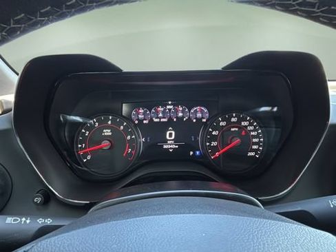 Used 2021 Chevrolet Camaro SS RWD image 16
