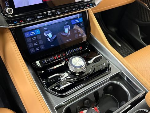 Certified 2025 Jeep Grand Wagoneer Series III w/ Rear Seat Video Group 1 AWD/4WD image 42