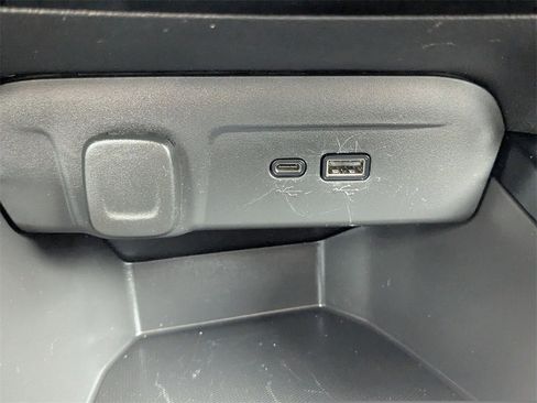 Certified 2025 Chevrolet Trax LT w/ LT Convenience Package image 14