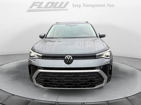 New 2026 Volkswagen Taos SE AWD/4WD image 2