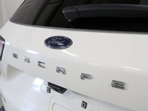 Used 2022 Ford Escape SEL image 31