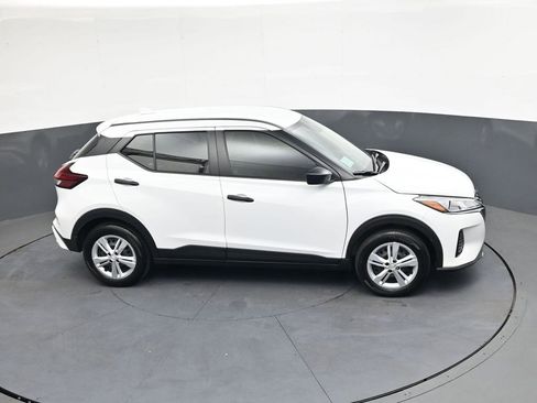 Used 2025 Nissan Kicks Play S image 28