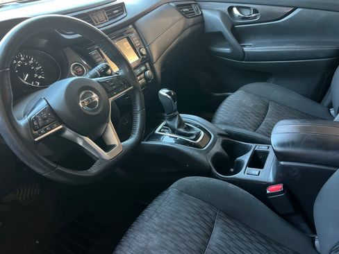 Used 2019 Nissan Rogue SV FWD image 14