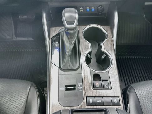 Used 2022 Toyota Highlander Platinum FWD image 16