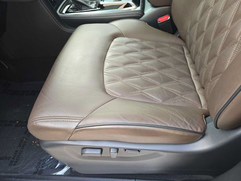 Used 2021 Nissan Armada Platinum w/ Captain's Chairs Package RWD image 19