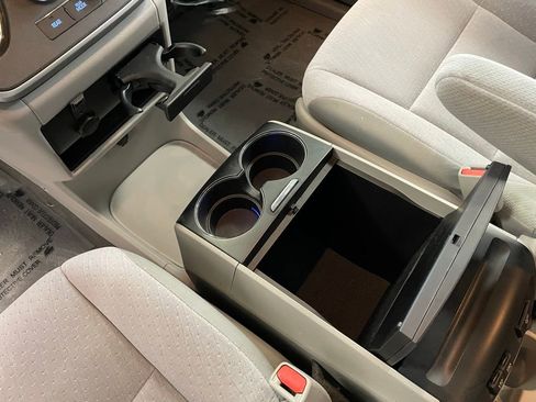 Used 2020 Toyota Sienna LE image 9