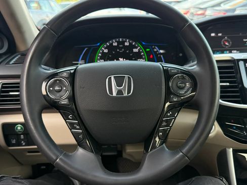 Used 2017 Honda Accord EX-L image 12