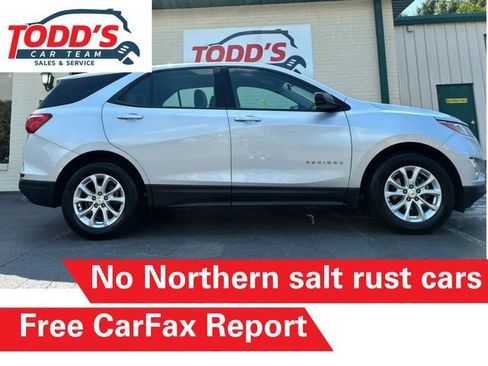 Used 2018 Chevrolet Equinox LS FWD image 2