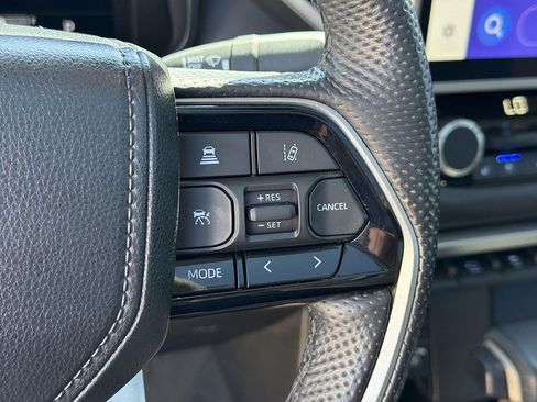 Used 2024 Toyota Tundra Limited AWD/4WD image 37