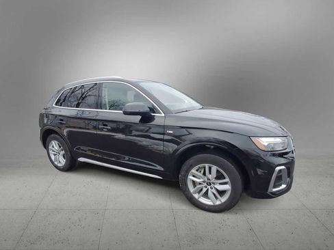 Certified 2023 Audi Q5 2.0T Premium w/ Convenience Package image 2