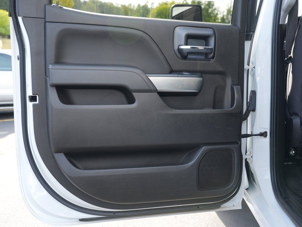 Used 2018 Chevrolet Silverado 2500 LT AWD/4WD image 19