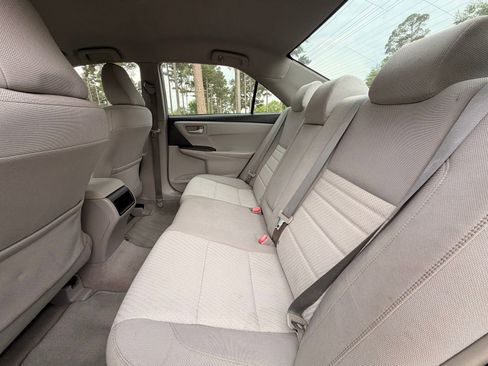 Used 2015 Toyota Camry LE FWD image 6