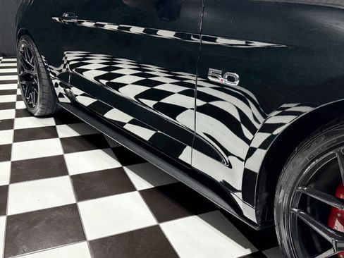 Used 2017 Ford Mustang GT Premium image 15