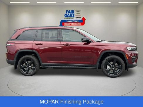 Used 2024 Jeep Grand Cherokee Limited w/ Luxury Tech Group II AWD/4WD image 6