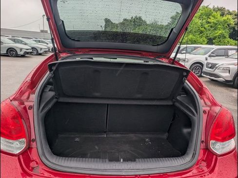 Used 2016 Hyundai Veloster FWD image 19