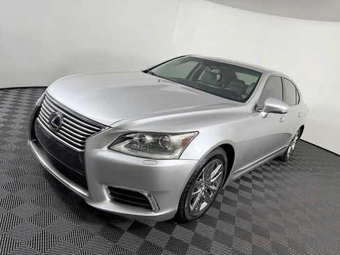 Used 2014 Lexus LS 460 w/ Comfort Package RWD image 29