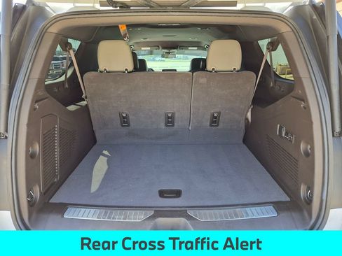 Used 2023 Chevrolet Suburban Z71 w/ Luxury Package AWD/4WD image 26