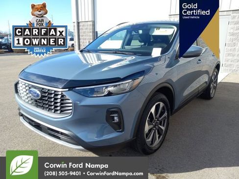 Used 2025 Ford Escape Platinum image 9