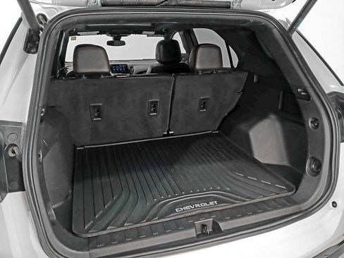 Used 2023 Chevrolet Equinox RS w/ RS Leather Package image 8