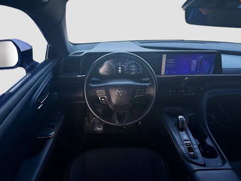 Used 2023 Toyota Crown XLE image 19