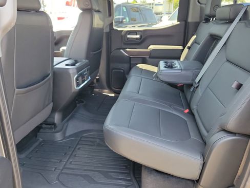 Used 2021 GMC Sierra 1500 SLT w/ SLT Convenience Package AWD/4WD image 12