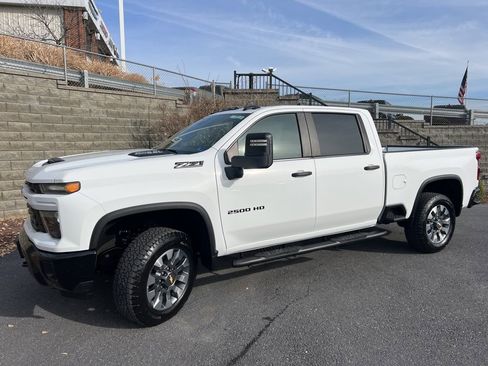 Used 2024 Chevrolet Silverado 2500 Custom w/ Custom Value Package image 31