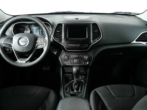 Used 2019 Jeep Cherokee Latitude w/ Popular Appearance Group FWD image 19