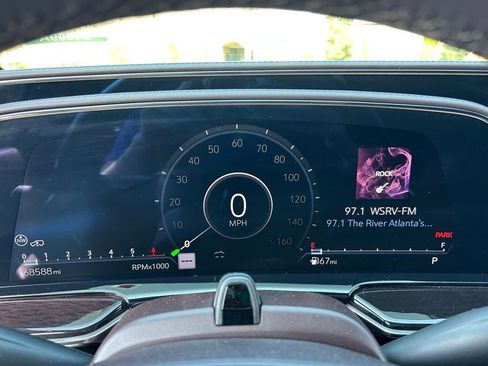 Used 2022 Cadillac Escalade ESV Sport Platinum RWD image 33