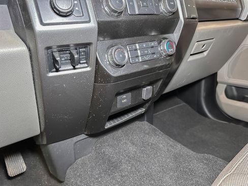 Used 2019 Ford F250 XLT w/ Snow Plow Prep Package image 44