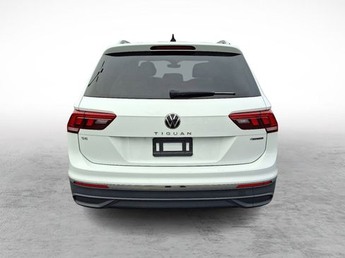 Used 2022 Volkswagen Tiguan SE w/ Panoramic Sunroof Package image 4