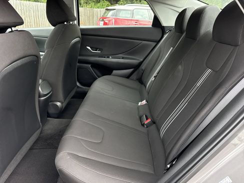 Used 2023 Hyundai Elantra SEL FWD image 10